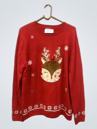 Roter Weihnachtspullover mit Rentiermotiv