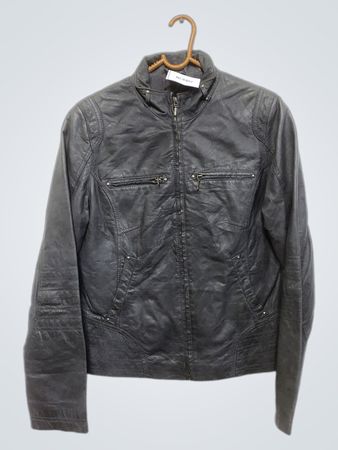 Graue Kunstlederjacke