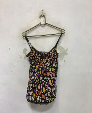 Camisole mit buntem Buchstabendruck