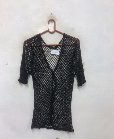 Klassischer schwarzer Mesh-Cardigan mit Pailletten