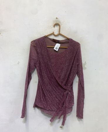 Hong Meigu gerafftes Mesh-Top mit Knotenfront
