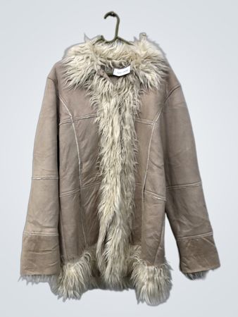 Beige Jacke mit Kunstpelzfutter
