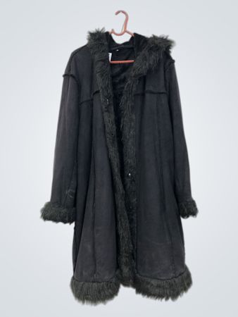 Bonmarche Damen schwarzer Kapuzenmantel mit Kunstpelzfutter