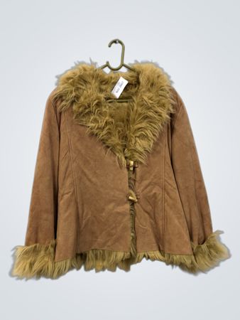 Jacke mit braunem Fellbesatz