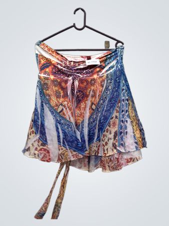 Trägerloses Minikleid mit mehrfarbigem Print