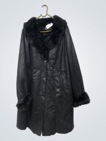 Mayerline Mantel in Schwarz mit Kunstpelzbesatz