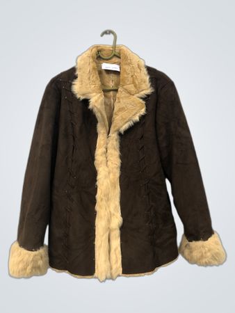 Braune Jacke mit Kunstfellfutter