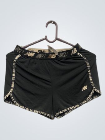 New Balance Schwarze Shorts