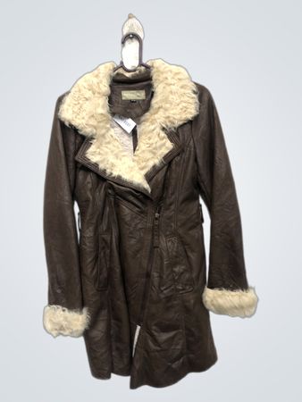 ROTHSCHILD PRESTIGE DE STYLE BRAUNER KUNSTLEDERMANTEL MIT PELZKRAGEN UND -BÜNDCHEN