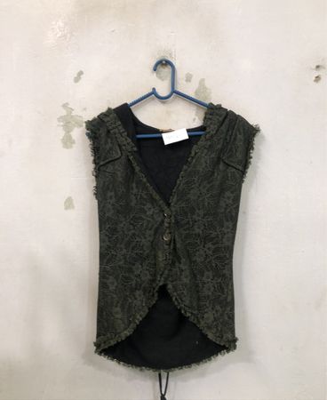 Shakti Sleeveless Lace Top