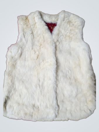 Weiße Pelzweste