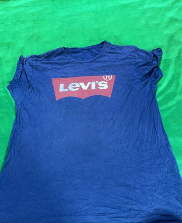 Levi's blaues T-Shirt mit rotem Logo