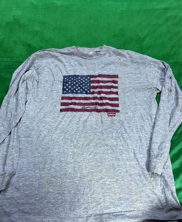 Levi's Langarm-T-Shirt mit Grafik der amerikanischen Flagge