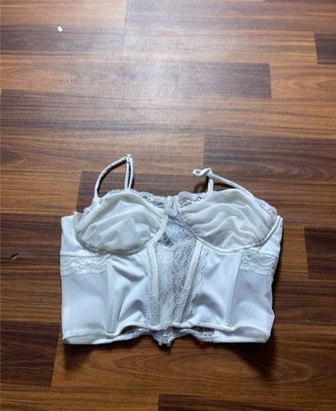 Bralette mit weißer Spitzenborte