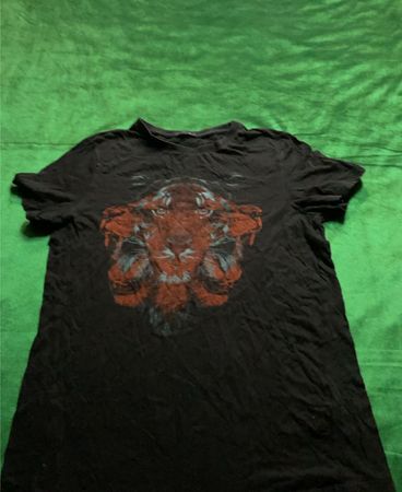KIABI Schwarzes T-Shirt mit grafischem Druck