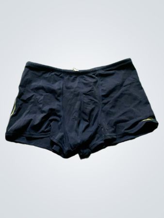Marineblaue Badehose mit grünem und weißem Streifen