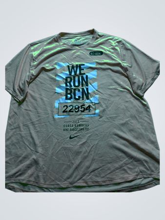 Nike Dri-Fit "WE RUN BCN" Cursa Bombers Barcelona 2015 T-Shirt