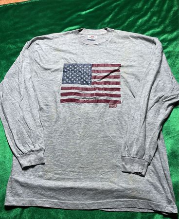 Levi's Langarm-T-Shirt mit Grafik der amerikanischen Flagge