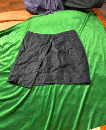 Esprit schwarzer Knopf-Front Minirock