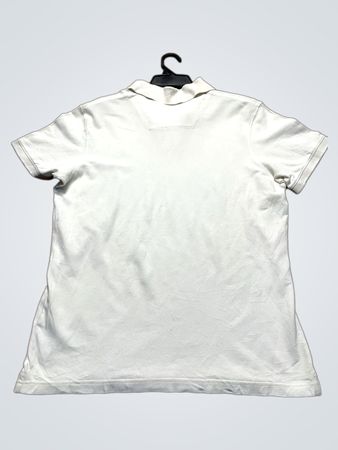 Weißes Poloshirt