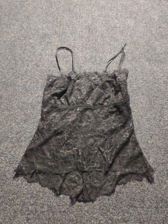 Schwarze Spitzen-Camisole