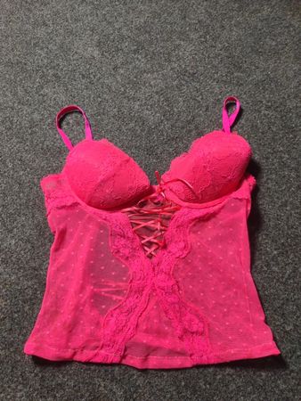 Top en corset en dentelle rose