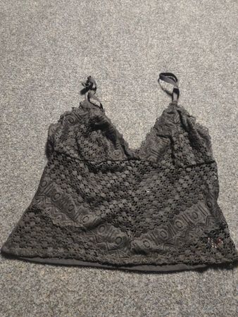 Camisole en dentelle noire