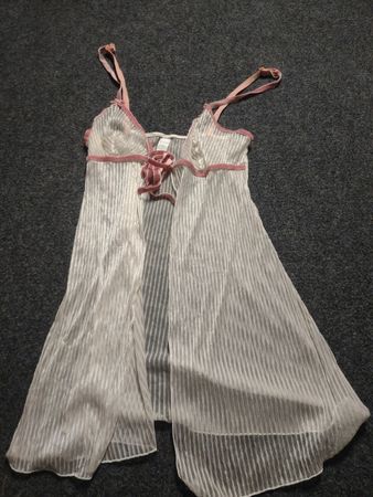 JOOP! Weiße und rosa transparente Robe