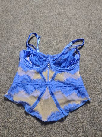 Top en corset en dentelle bleue
