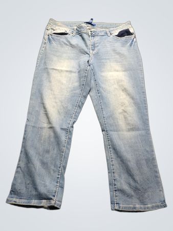 Jeans Capri en denim bleu avec poches embellies
