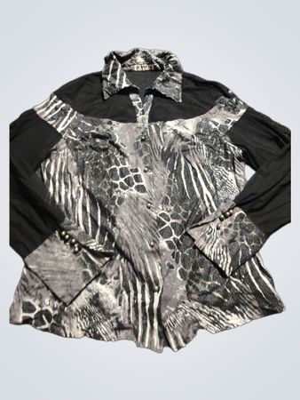 Prego Women's Long Sleeve Animal Print Button-Up Shirt