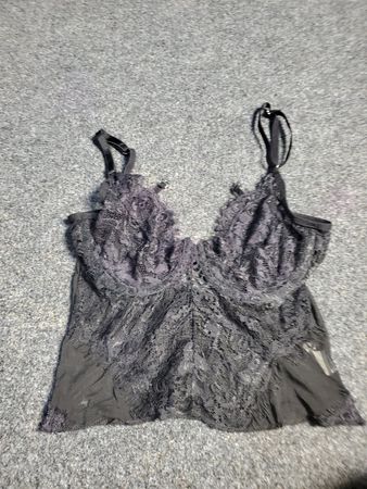 Schwarze Spitzen-Camisole
