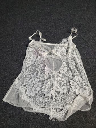 Top en dentelle blanche