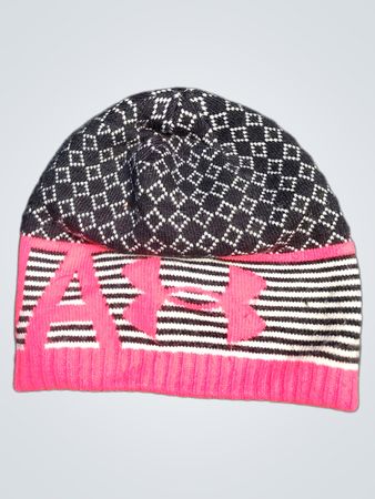 Beanie mit geometrischem Muster und pinkem Streifen