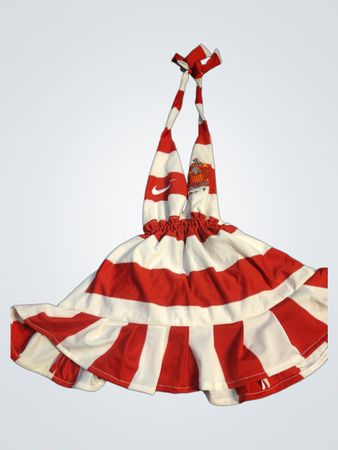 Robe à dos nu rayée rouge et blanche avec logo Nike et blason