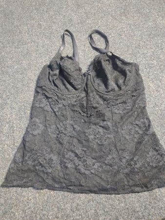 Schwarze Spitzen-Camisole