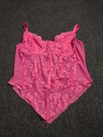 Rosa Spitzen-Body