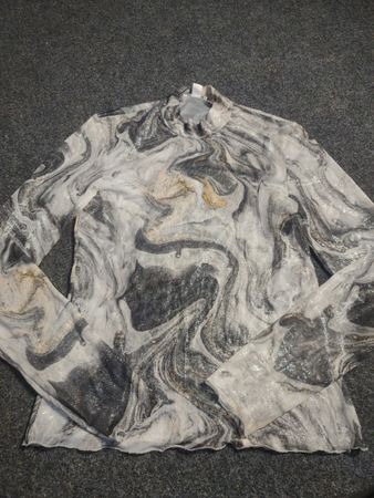 AMISU Marble Print Mesh Top
