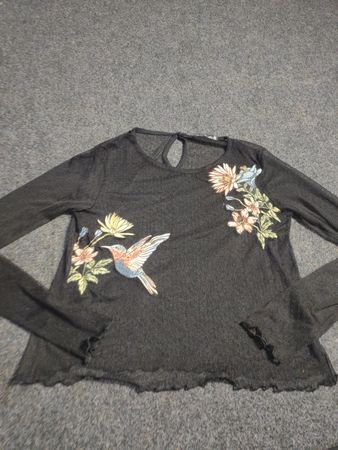 Bershka BSKGRL Schwarzes Langarmshirt mit Kolibri- und Blumenstickerei