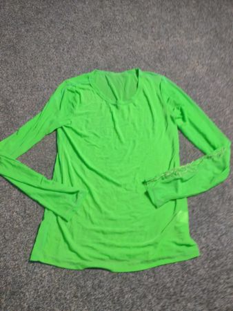 Neongrünes Langarmshirt