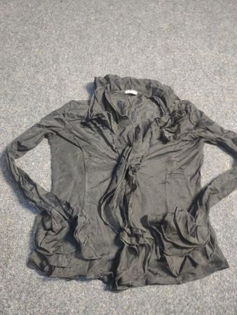 KIKIRIKI Schwarze Rüschenbluse