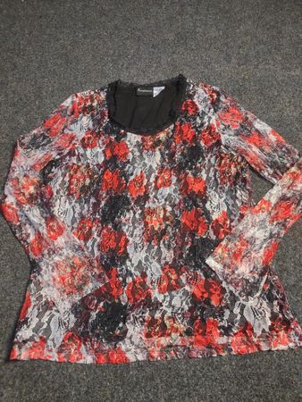 Komplimente Women's Floral Lace Long Sleeve Top