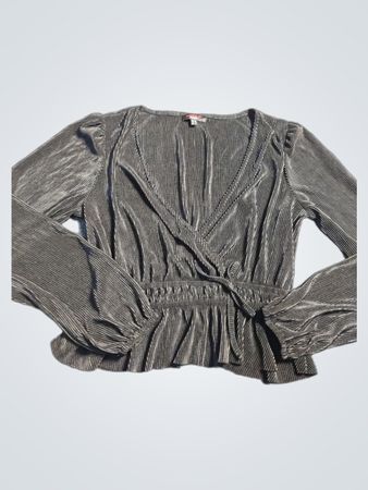 NENNEN SIE MICH NICHT Jennyfer Schwarzes Wickeloberteil mit Falten