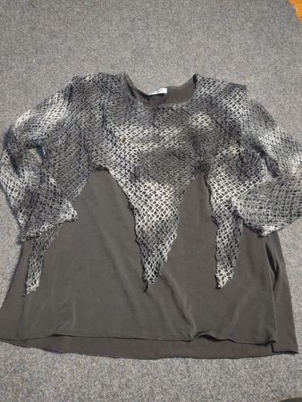Janne Lindaard Design Schwarzes Top mit Spitzen-Overlay