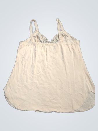 Cremefarbene Camisole mit Spitzenbesatz