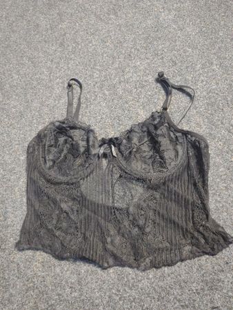 Schwarzes Spitzenkorsett-Top