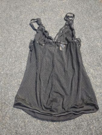 Schwarzes transparentes Camisole mit Punkte-Muster