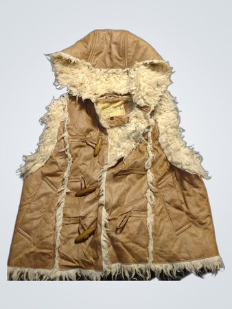 Ungekennzeichneter brauner Duffle-Mantel aus Kunstleder mit Sherpa-Futter