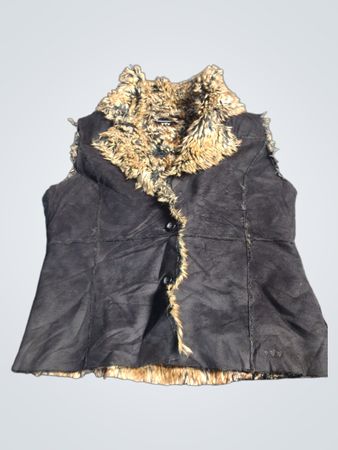 Schwarze Weste mit Kunstpelzbesatz