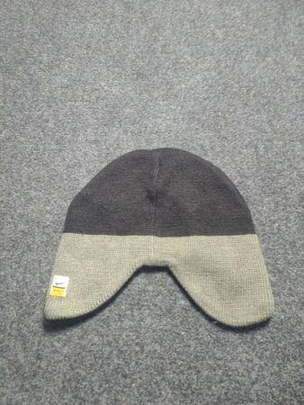 Nike-Beanie mit Ohrklappen